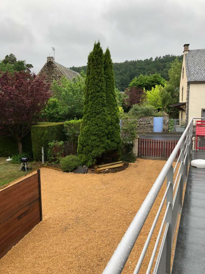 Les Gites Du Paradis Murol Exterior photo